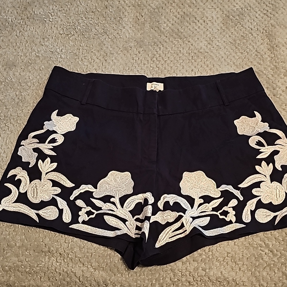 Crown & Ivy Shorts